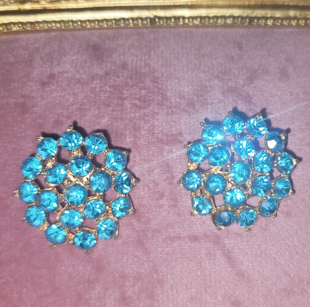 Vintage Elegant glacier Blue rhinestone buttons